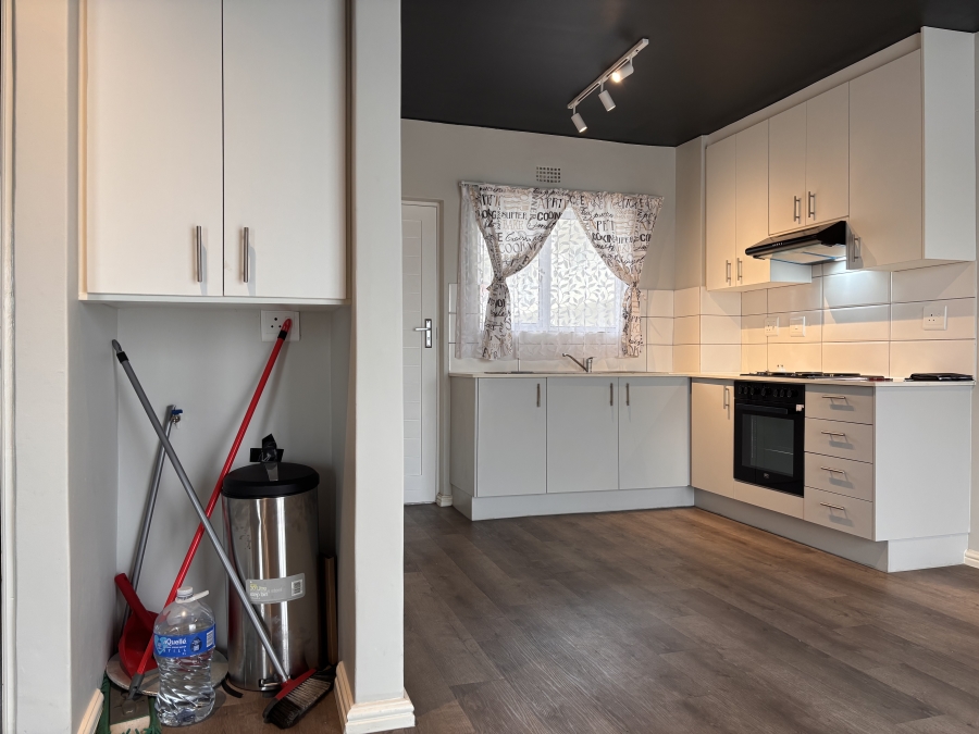 To Let 2 Bedroom Property for Rent in Muizenberg Western Cape